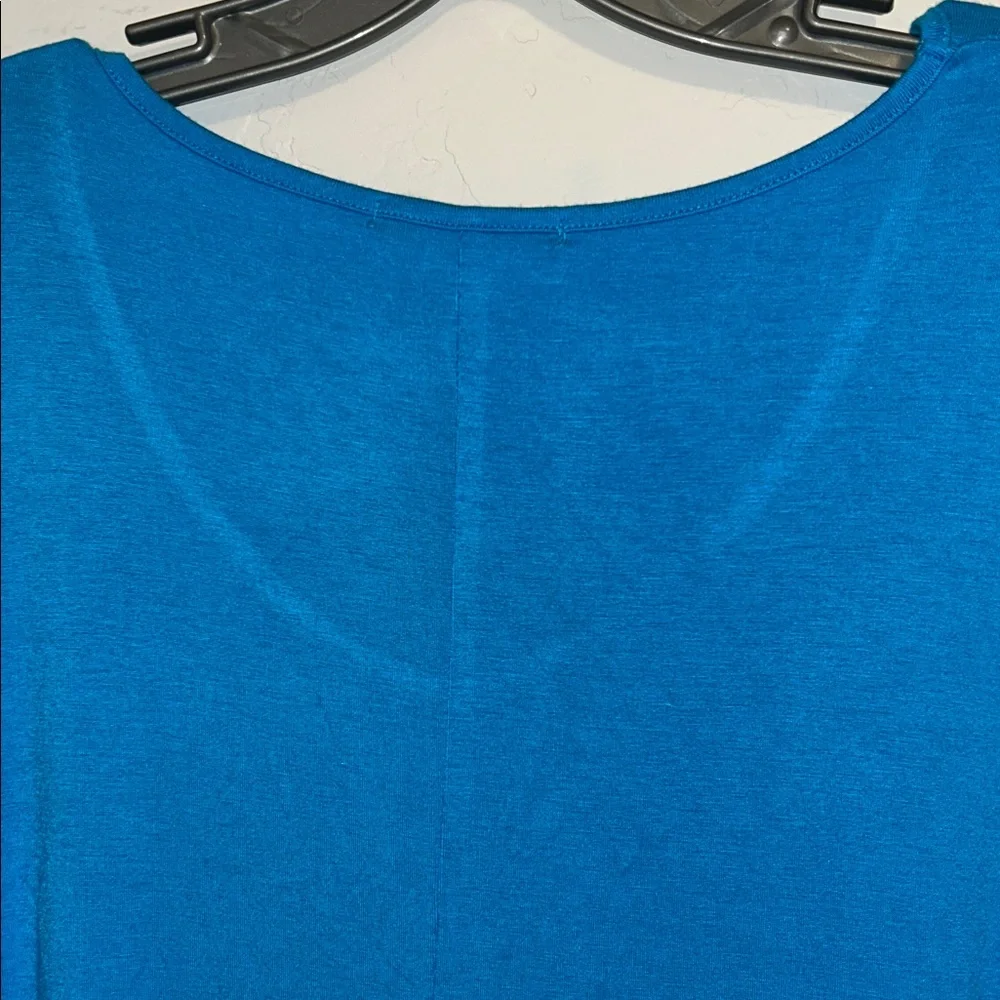 NWT Thanth 4x V Neck Blue Short sleeve Rayon Spandex Lightweight Tee Shirt